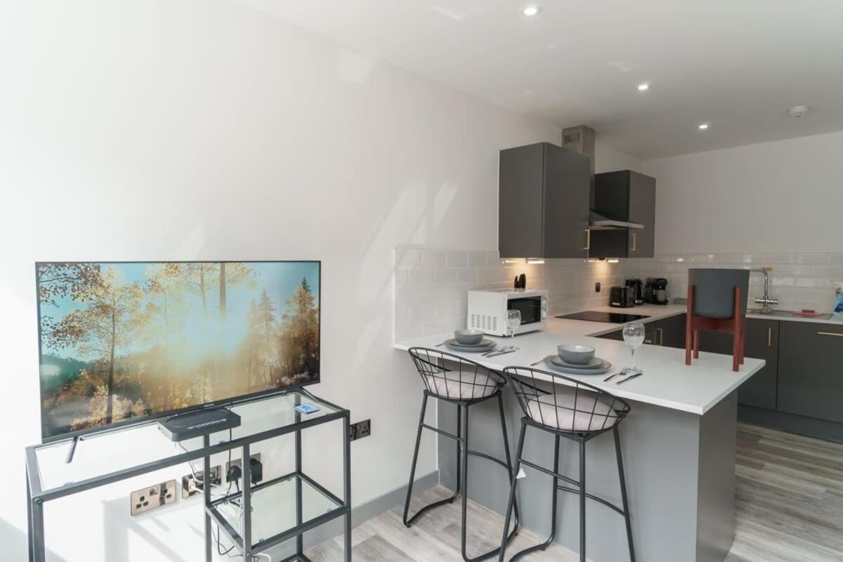 Modern 1 Bedroom Apartment In Preston Centre المظهر الخارجي الصورة