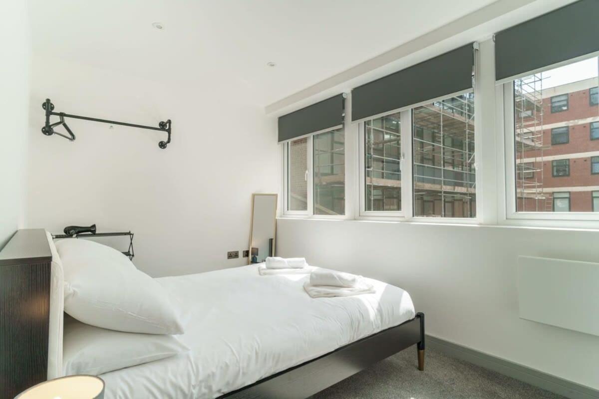 Modern 1 Bedroom Apartment In Preston Centre المظهر الخارجي الصورة