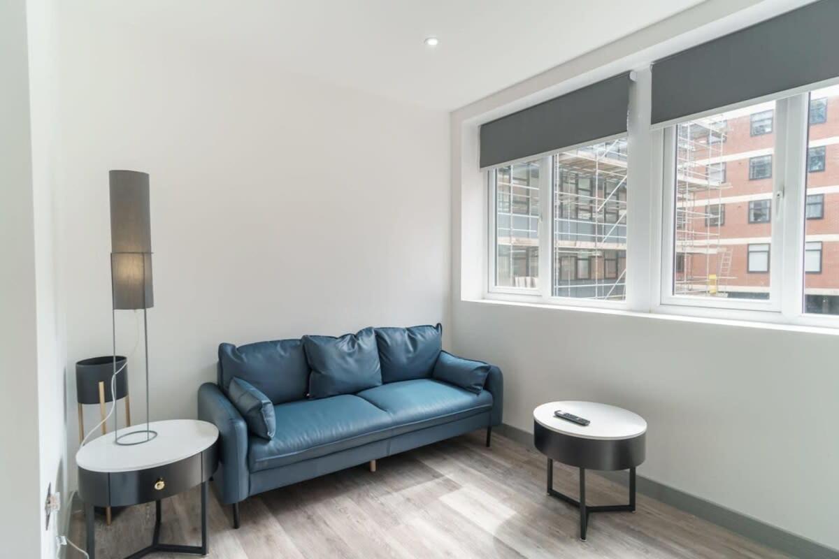 Modern 1 Bedroom Apartment In Preston Centre المظهر الخارجي الصورة