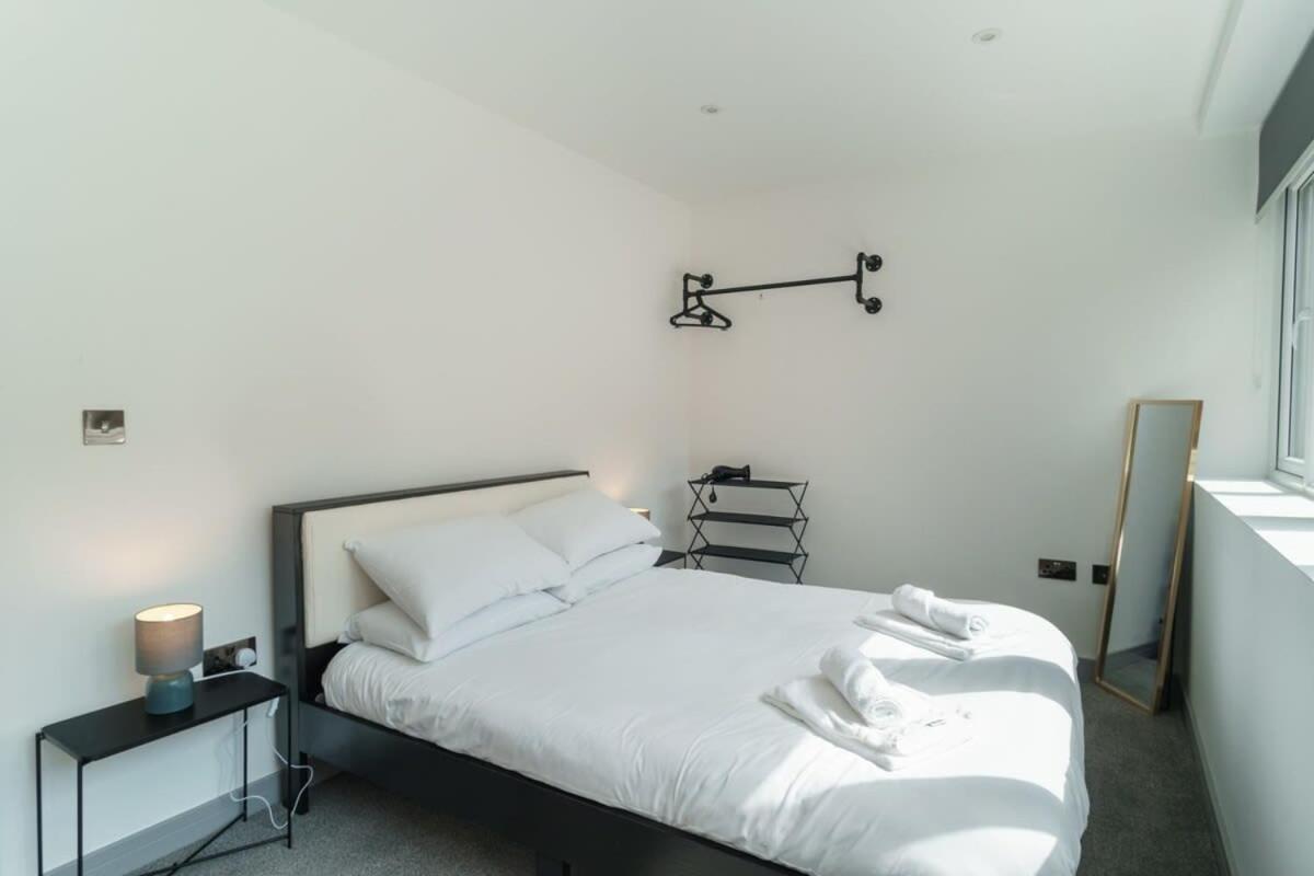 Modern 1 Bedroom Apartment In Preston Centre المظهر الخارجي الصورة