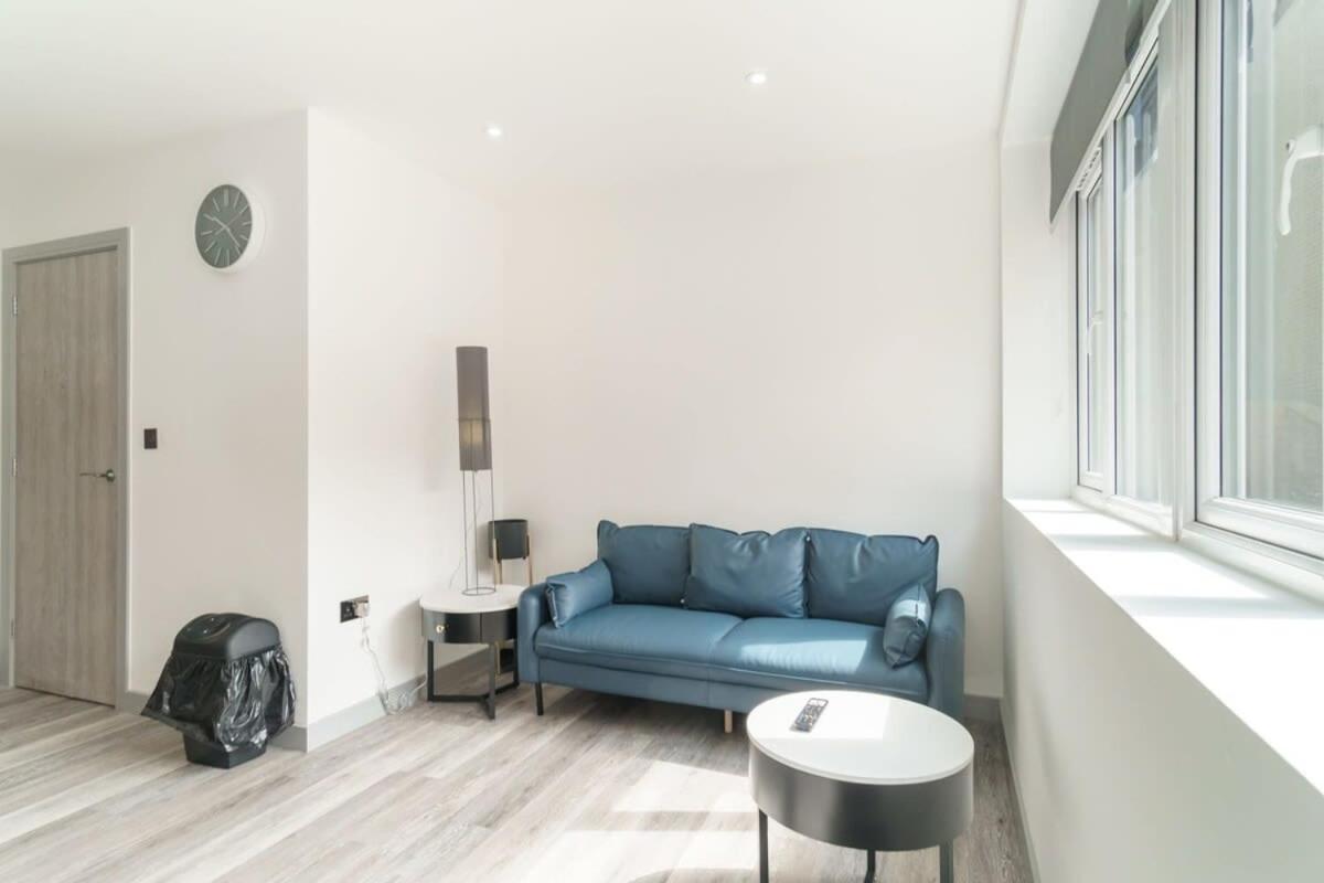 Modern 1 Bedroom Apartment In Preston Centre المظهر الخارجي الصورة